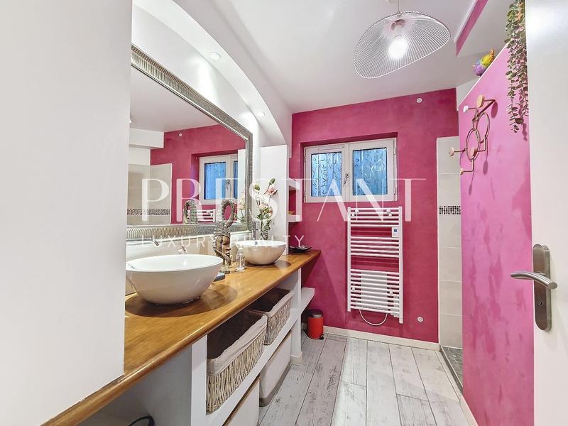 Appartement - 80 m² - 3 pièces