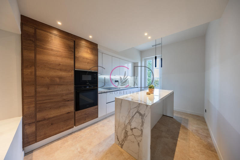 Appartement - 102 m² - 5 pièces