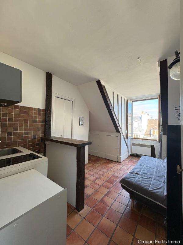 Studio - 12 m² - 1 pièce