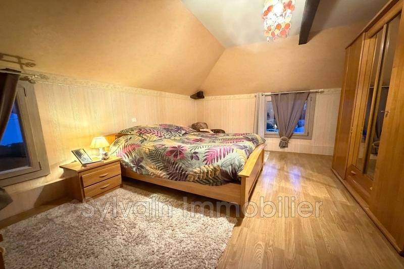 Maison - 180 m² - 6 pièces