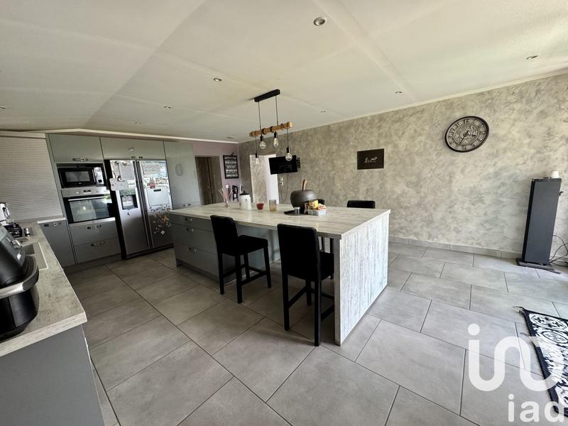 Maison - 216 m² - 7 pièces