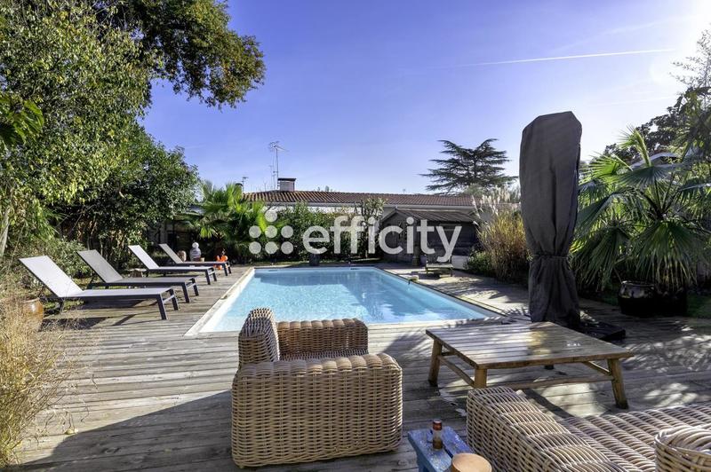 Villa - 226 m² - 7 pièces