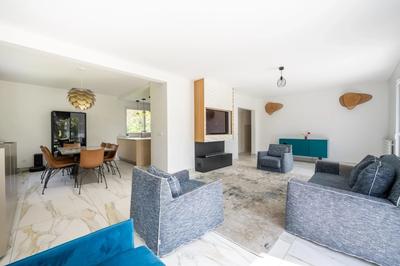 Maison - 195 m² - 7 pièces