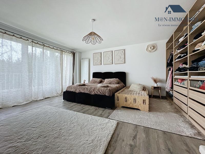 Maison traditionnelle - 205 m² - 6 pièces