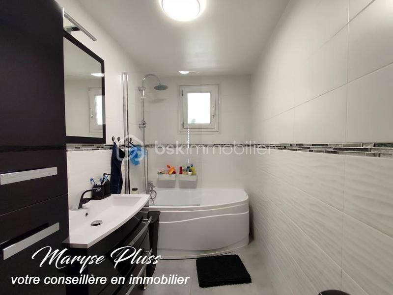 Maison - 162 m² - 8 pièces