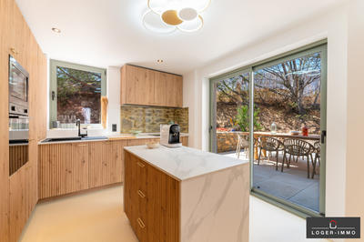 Maison - 202 m² - 8 pièces