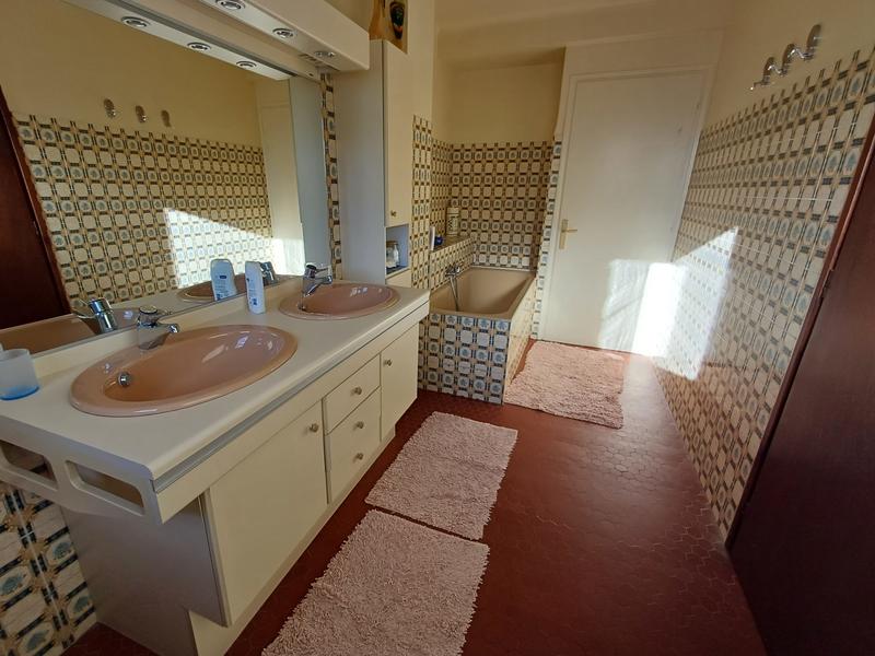 Maison traditionnelle - 200 m² - 5 pièces