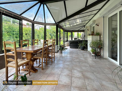 Maison - 137 m² - 6 pièces