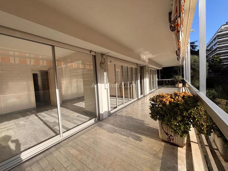 Appartement - 81 m² - 3 pièces