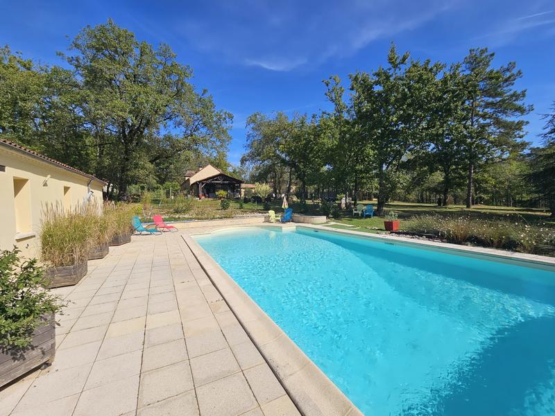 Maison ancienne - 280 m² - 11 pièces