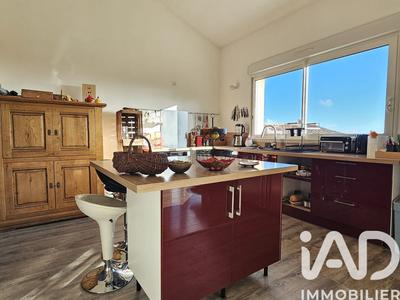 Maison - 278 m² - 10 pièces