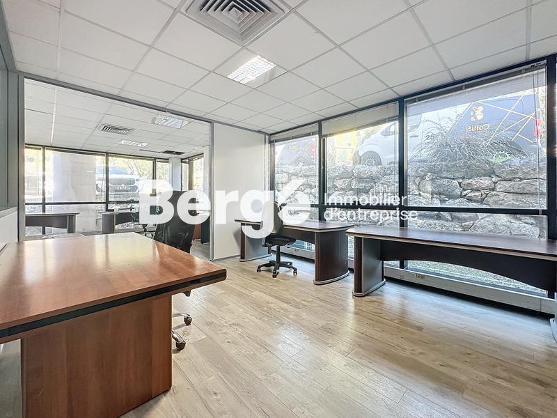 Bureau - 1 253 m²