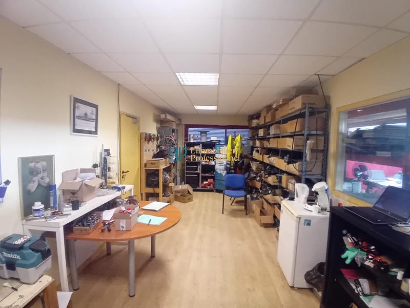 Local d'activités - 410 m²