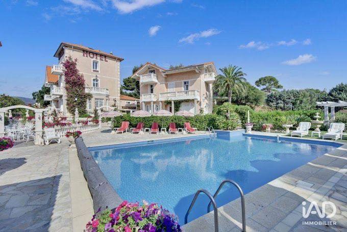 Local commercial - 900 m² - 60 pièces