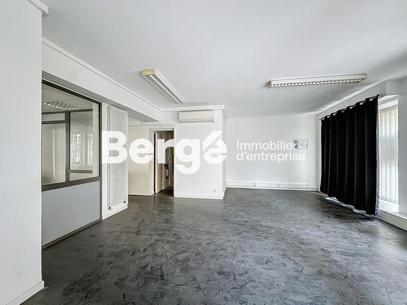 Local commercial - 302 m²