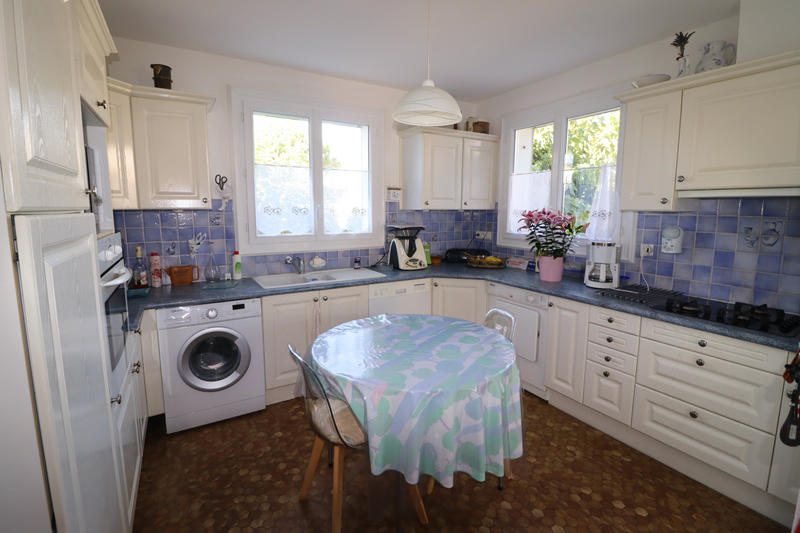 Maison - 220 m² - 12 pièces