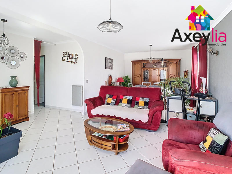 Maison - 90 m² - 4 pièces