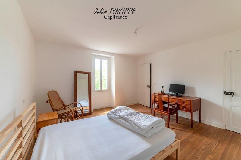 Maison - 247 m² - 7 pièces