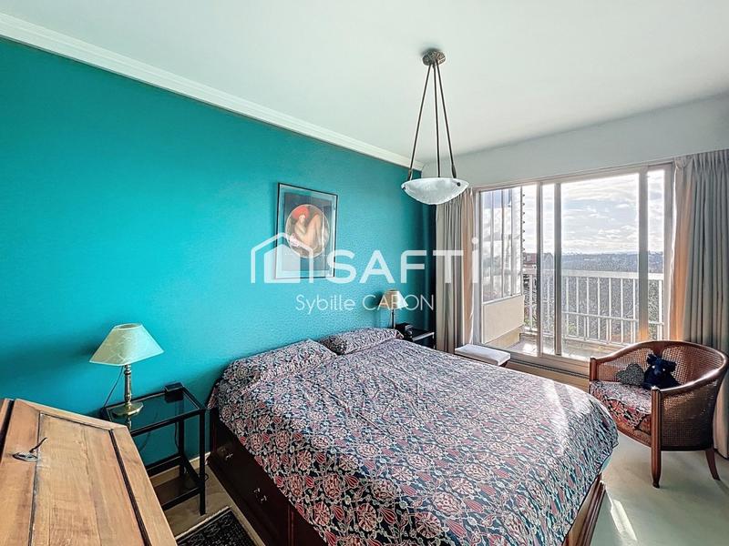 Appartement - 127 m² - 6 pièces