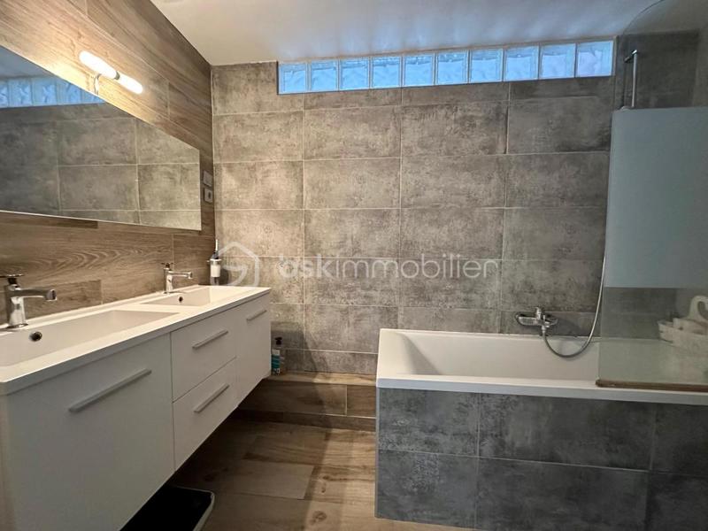 Maison - 106 m² - 5 pièces