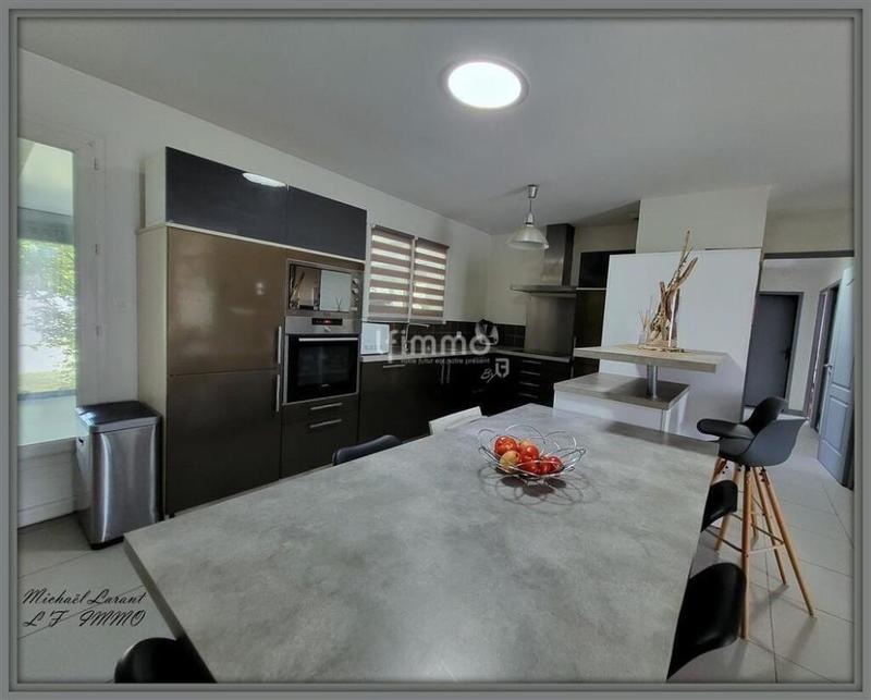 Maison - 122 m² - 5 pièces