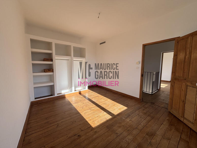 Maison - 202 m² - 7 pièces