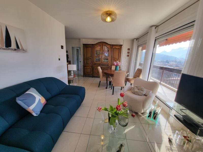 Appartement - 96 m² - 4 pièces