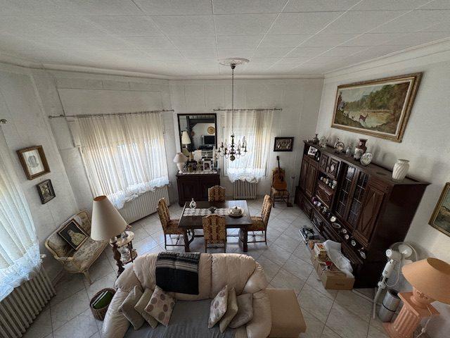 Maison - 158 m² - 7 pièces