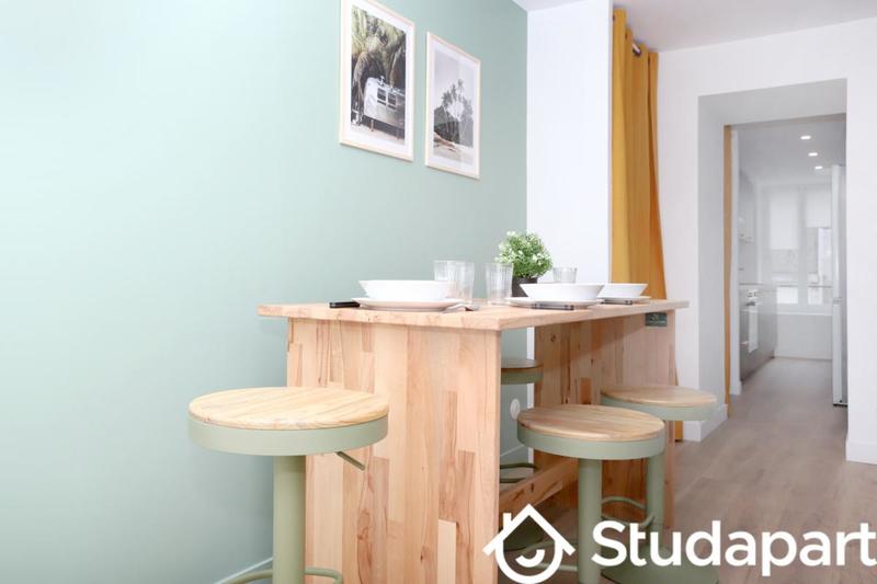 Chambre - 10 m² - 1 pièce