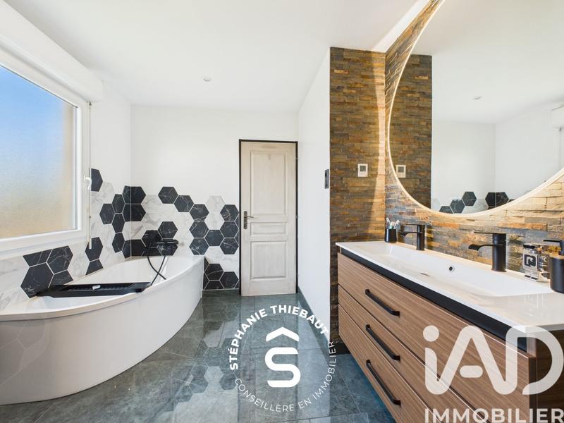 Maison - 112 m² - 5 pièces