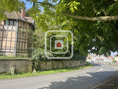 Maison - 405 m² - 10 pièces