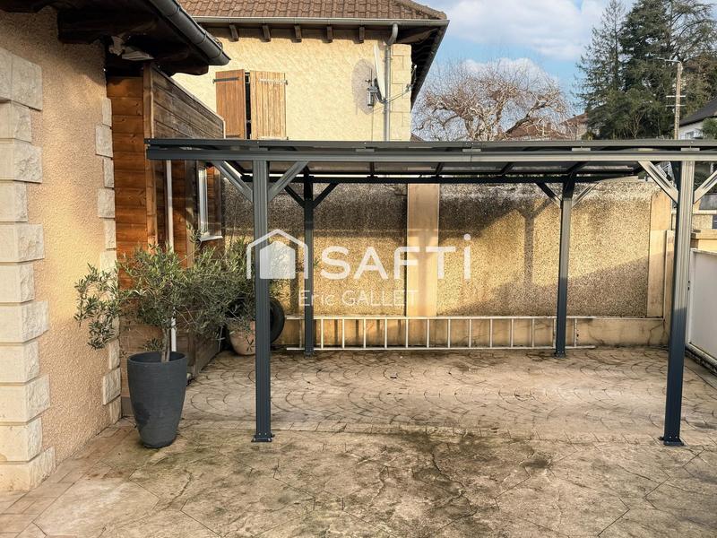 Maison - 210 m² - 8 pièces