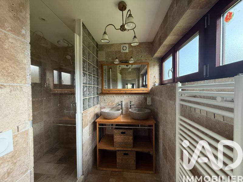 Maison - 220 m² - 11 pièces