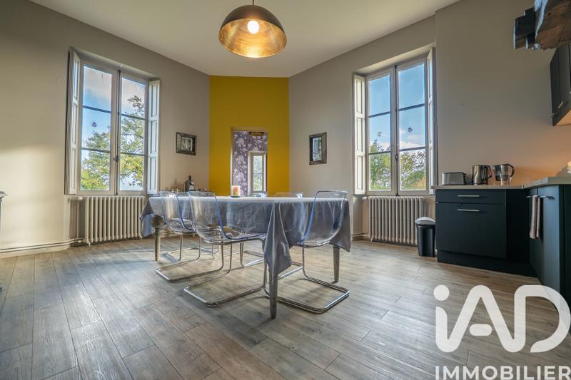 Maison - 890 m² - 18 pièces
