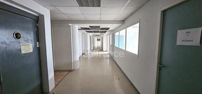 Local d'activité / Entrepôt - 1 620 m² - 16 pièces