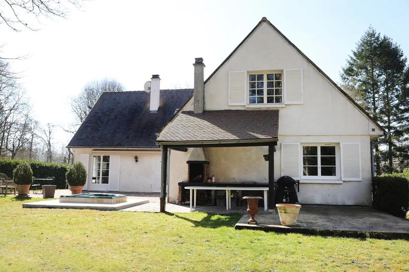 Propriété - 228 m² - 9 pièces