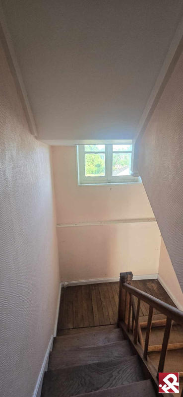 Maison - 216 m² - 5 pièces