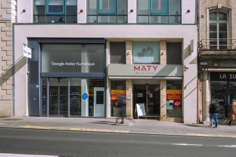 Local commercial - 230 m² - 2 pièces