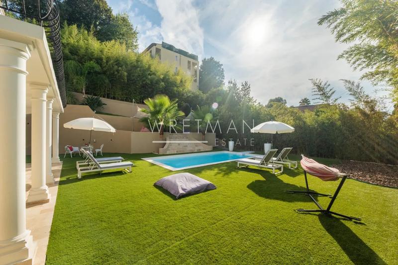 Maison - 200 m² - 6 pièces