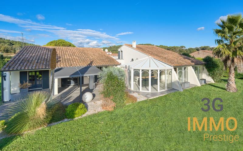 Villa - 209 m² - 8 pièces