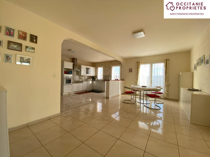 Maison - 211 m² - 5 pièces