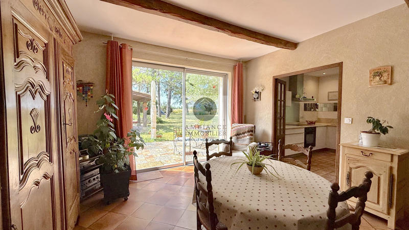 Maison - 214 m² - 10 pièces