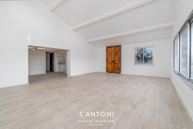 Maison - 217 m² - 5 pièces