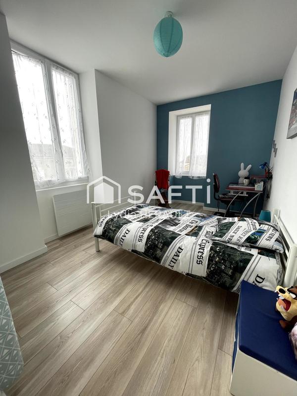 Maison - 235 m² - 8 pièces