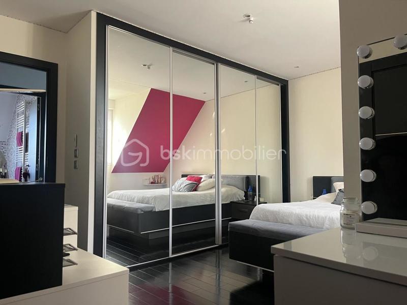 Demeure - 341 m² - 7 pièces