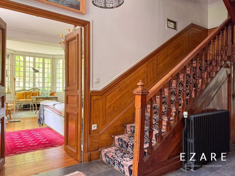 Maison - 211 m² - 9 pièces