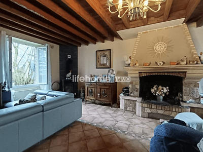 Maison - 200 m² - 6 pièces