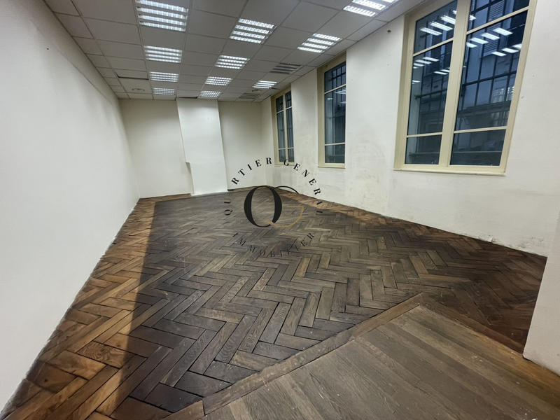 Local commercial - 128 m² - 3 pièces