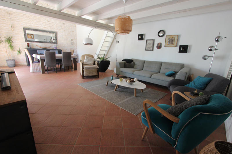 Maison - 225 m² - 7 pièces