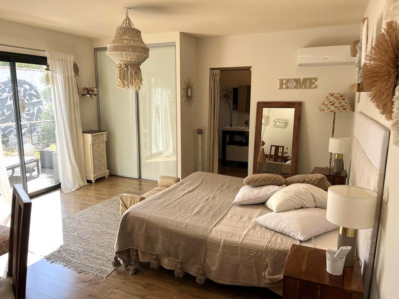 Local commercial - 266 m² - 5 pièces